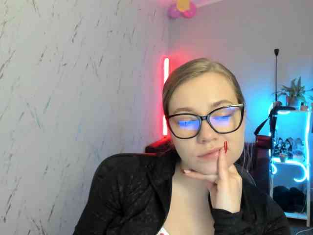 hollyBB Live Webcam on BongaCams
