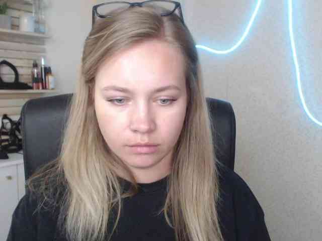 hollyBB webcam