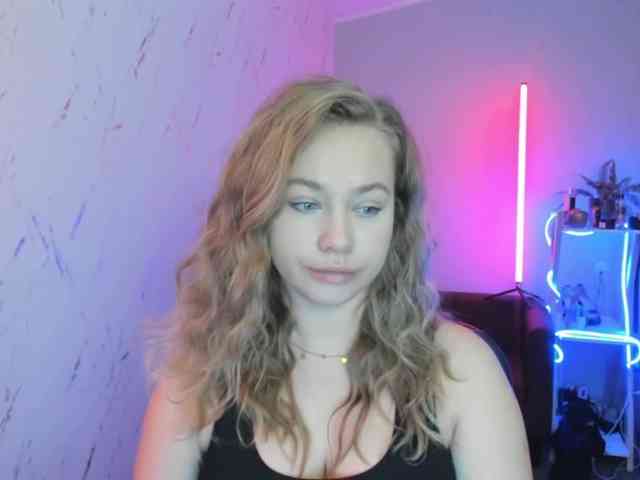 hollyBB webcam