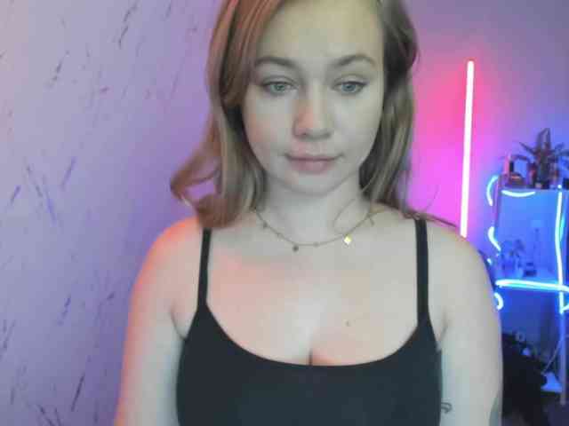 hollyBB webcam