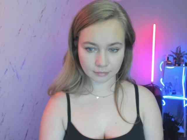 hollyBB webcam
