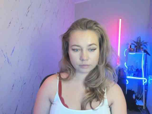 hollyBB webcam