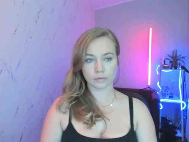 hollyBB webcam