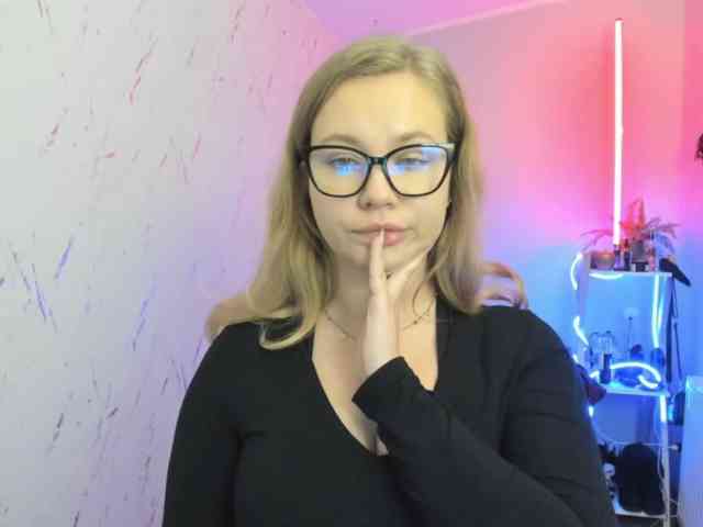 hollyBB webcam
