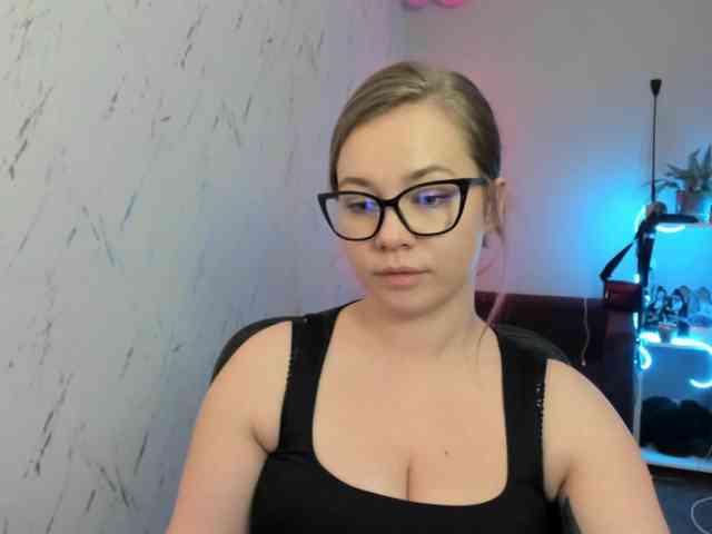 hollyBB webcam