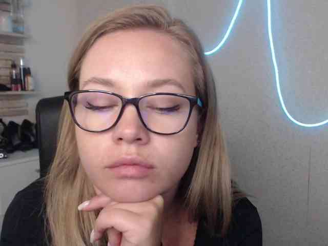 hollyBB webcam
