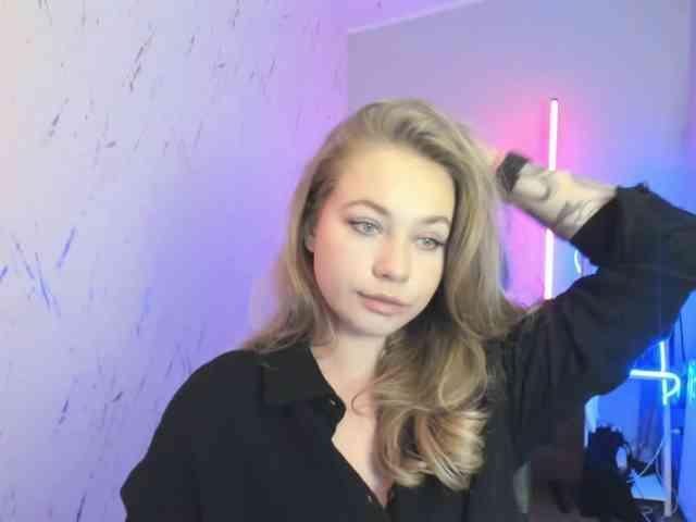 hollyBB webcam