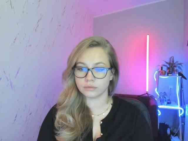 hollyBB webcam