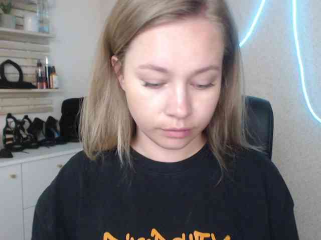 hollyBB webcam