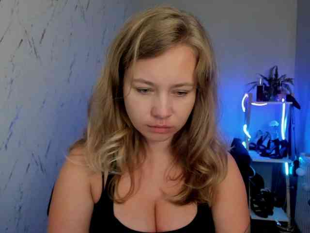 hollyBB webcam