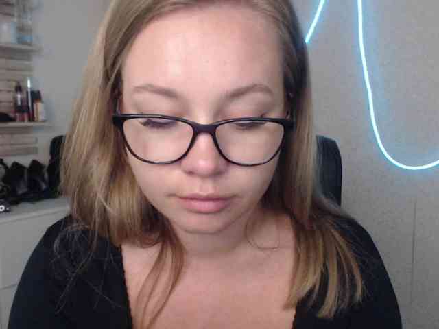 hollyBB webcam