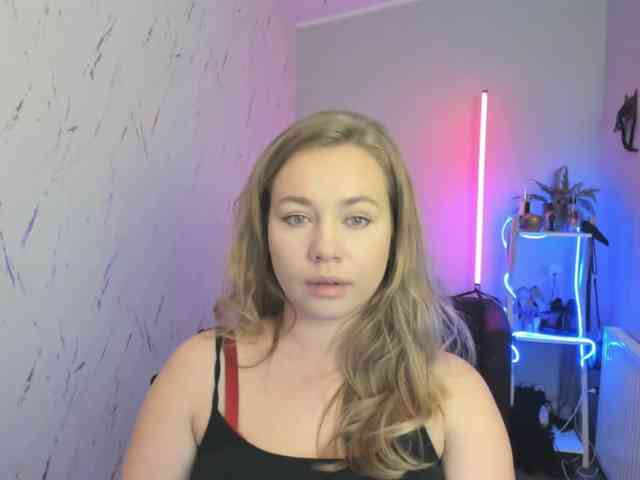 hollyBB webcam