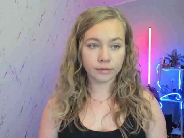 hollyBB webcam