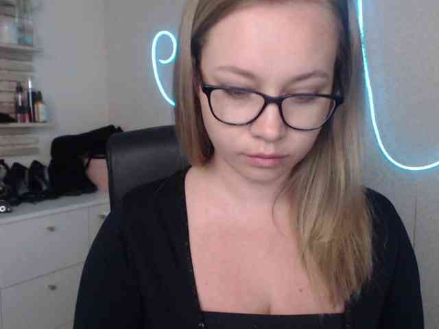 hollyBB webcam
