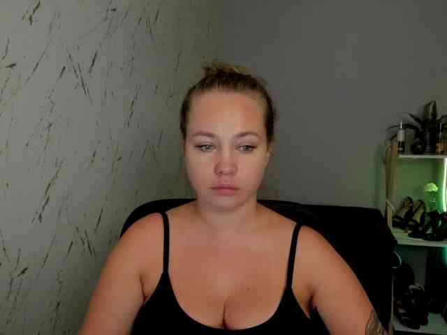hollyBB webcam