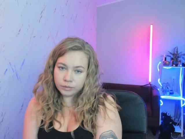 hollyBB webcam