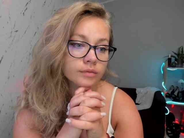 hollyBB webcam