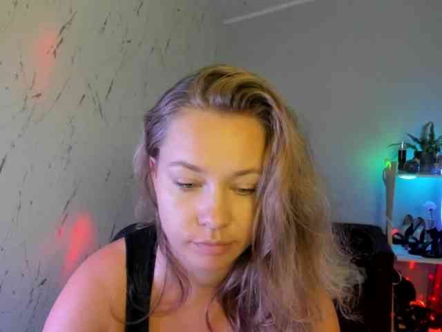 hollyBB webcam
