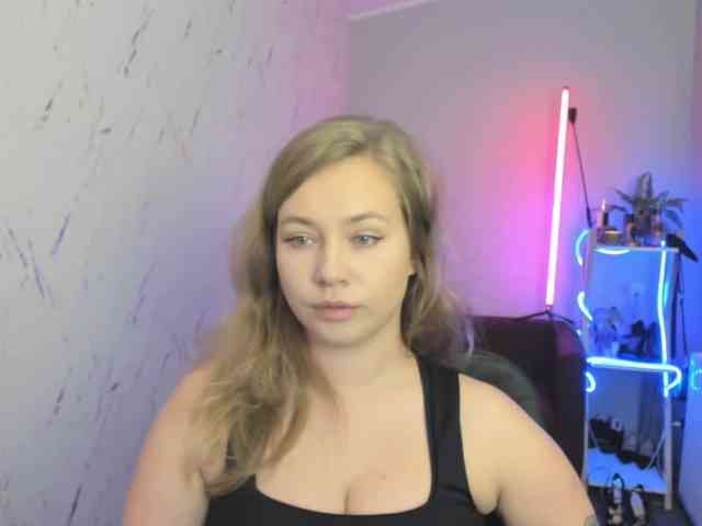 hollyBB Live Webcam on BongaCams