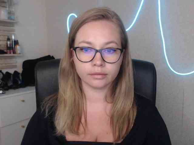 hollyBB webcam