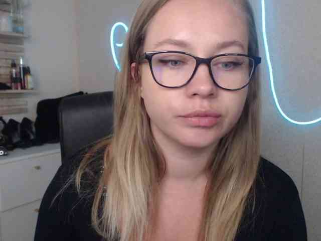hollyBB webcam