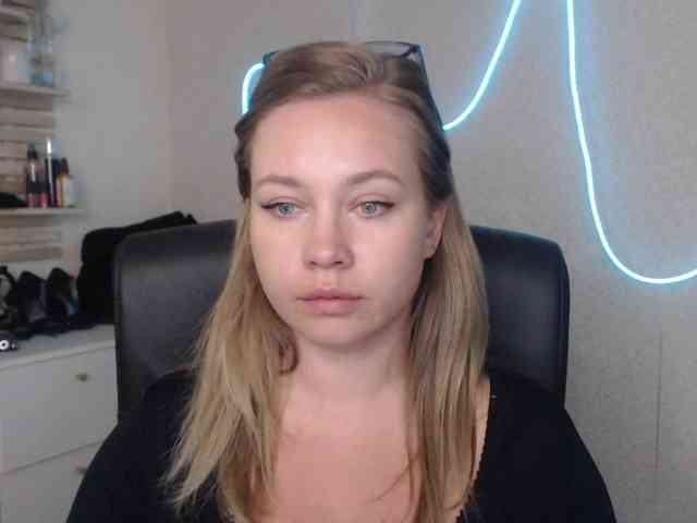 hollyBB webcam
