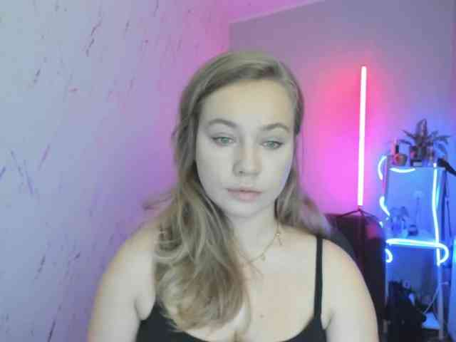 hollyBB webcam