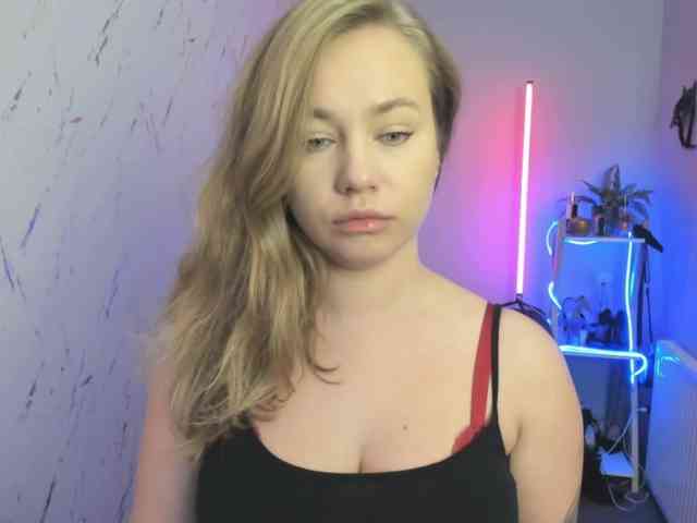 hollyBB webcam