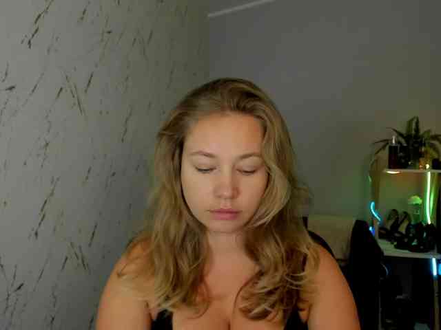 hollyBB webcam
