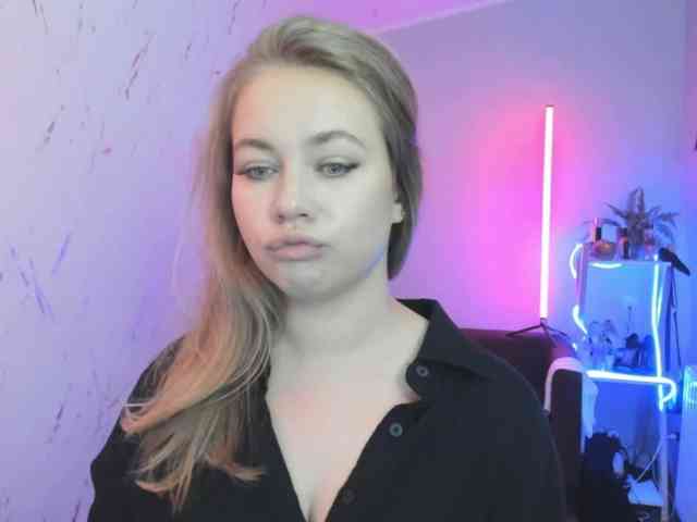 hollyBB webcam