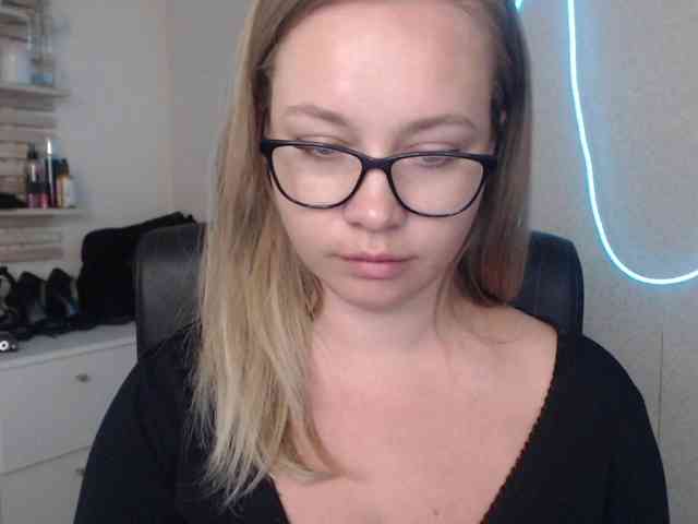 hollyBB webcam