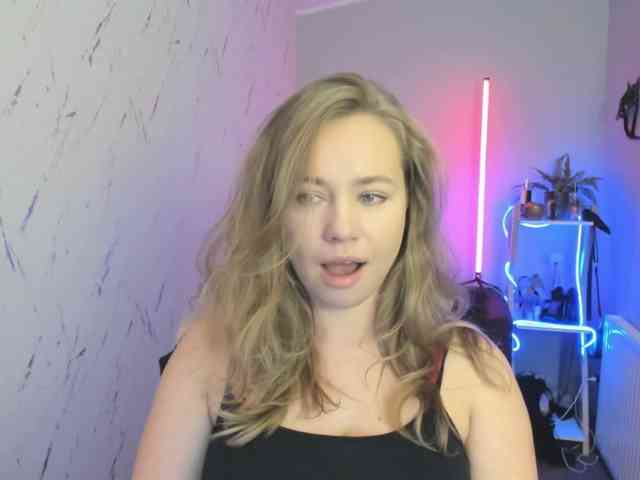 hollyBB webcam