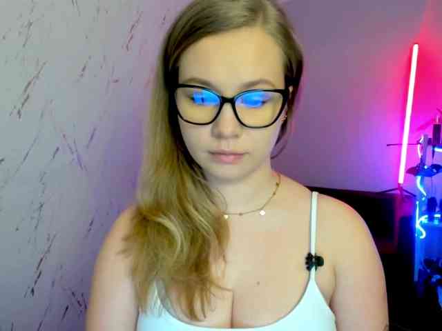 hollyBB webcam