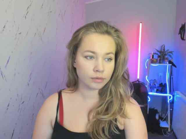 hollyBB webcam