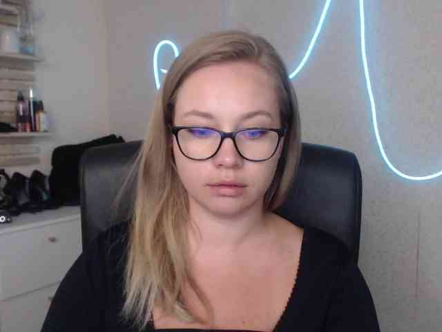 hollyBB webcam