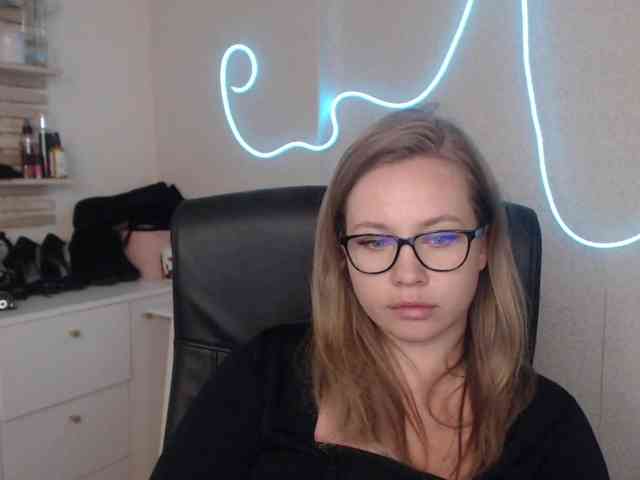hollyBB webcam