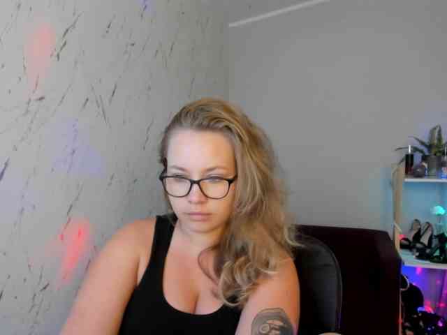 hollyBB webcam