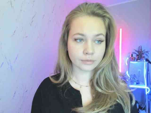 hollyBB webcam