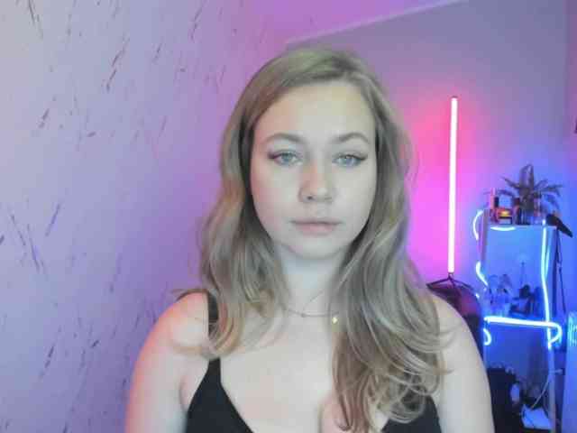 hollyBB webcam
