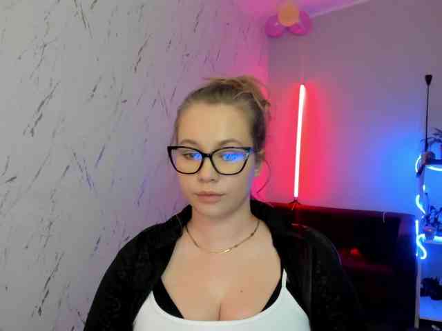 hollyBB webcam