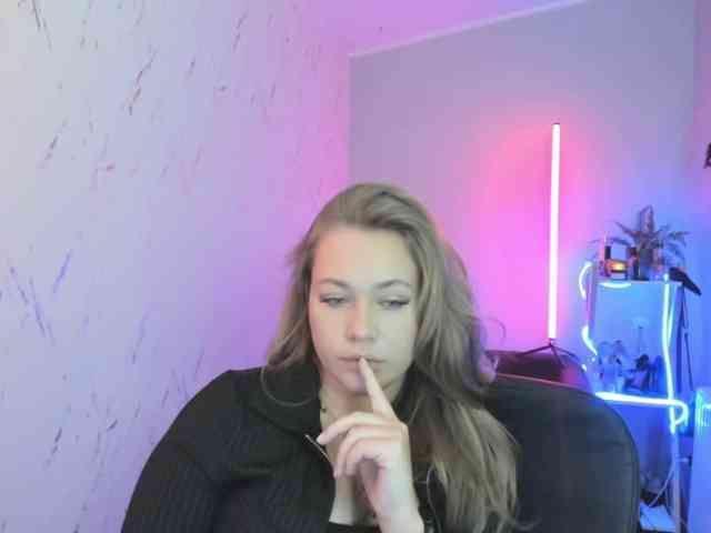 hollyBB webcam
