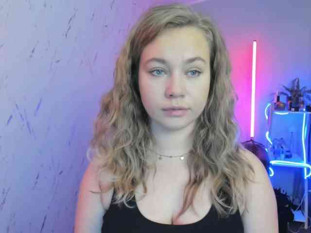 hollyBB webcam