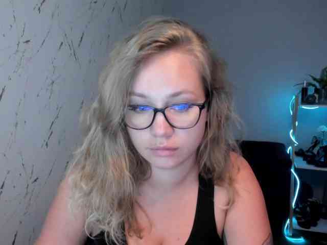 hollyBB webcam