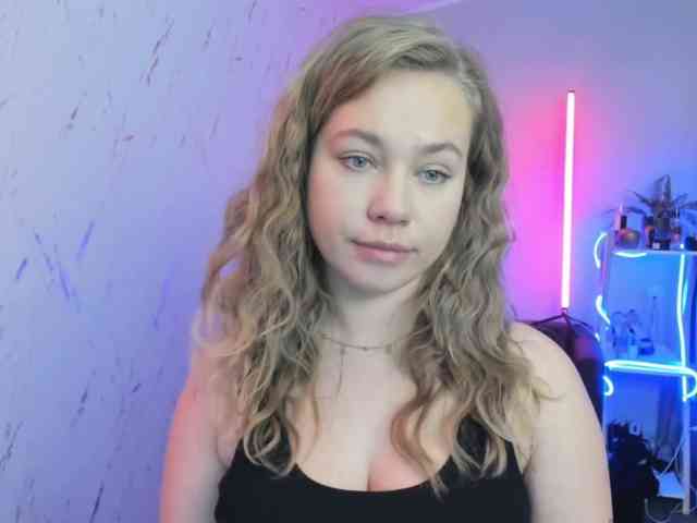 hollyBB webcam