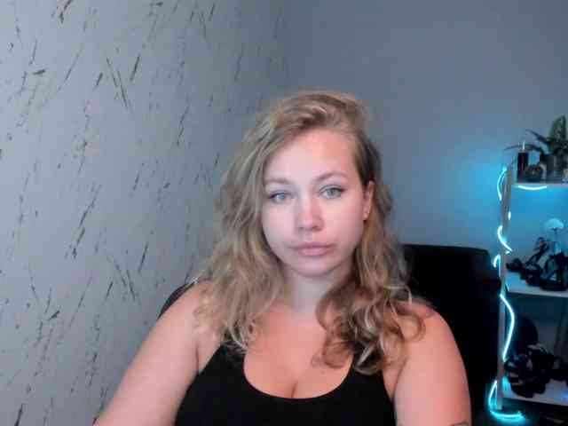 hollyBB webcam