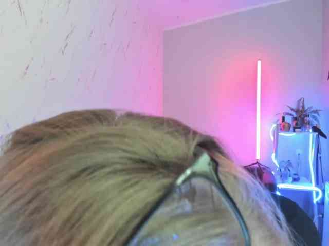 hollyBB webcam