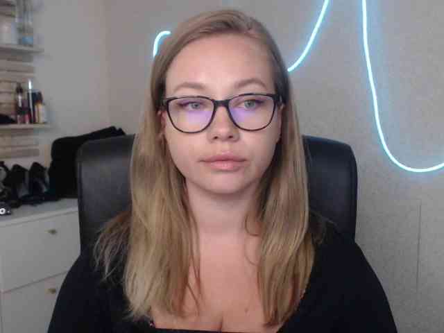 hollyBB webcam