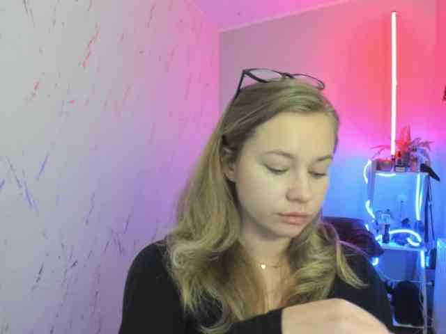 hollyBB webcam