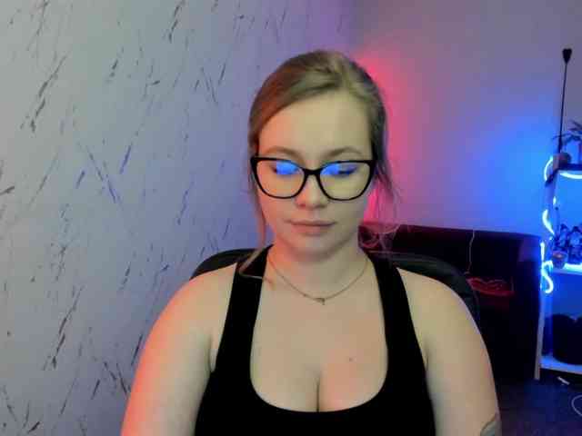 hollyBB webcam