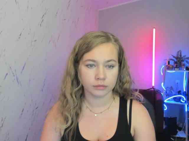 hollyBB webcam